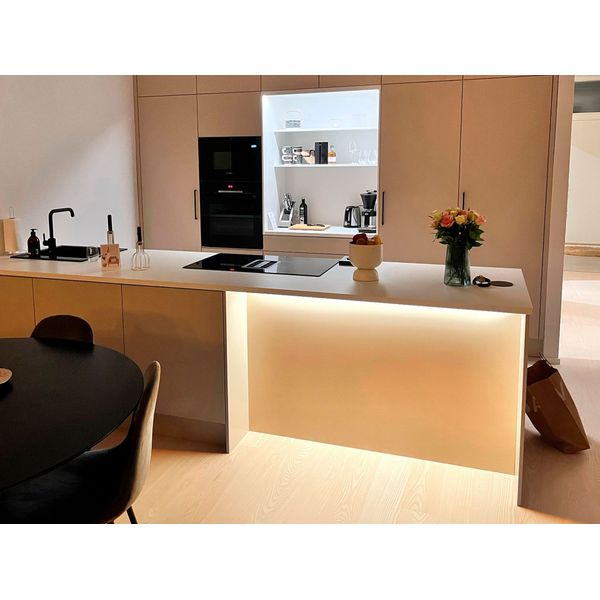 LED-nauhasetti kalusteisiin AGGE - Musta profiili - Täydellinen setti, RGB+CCT / 500 cm