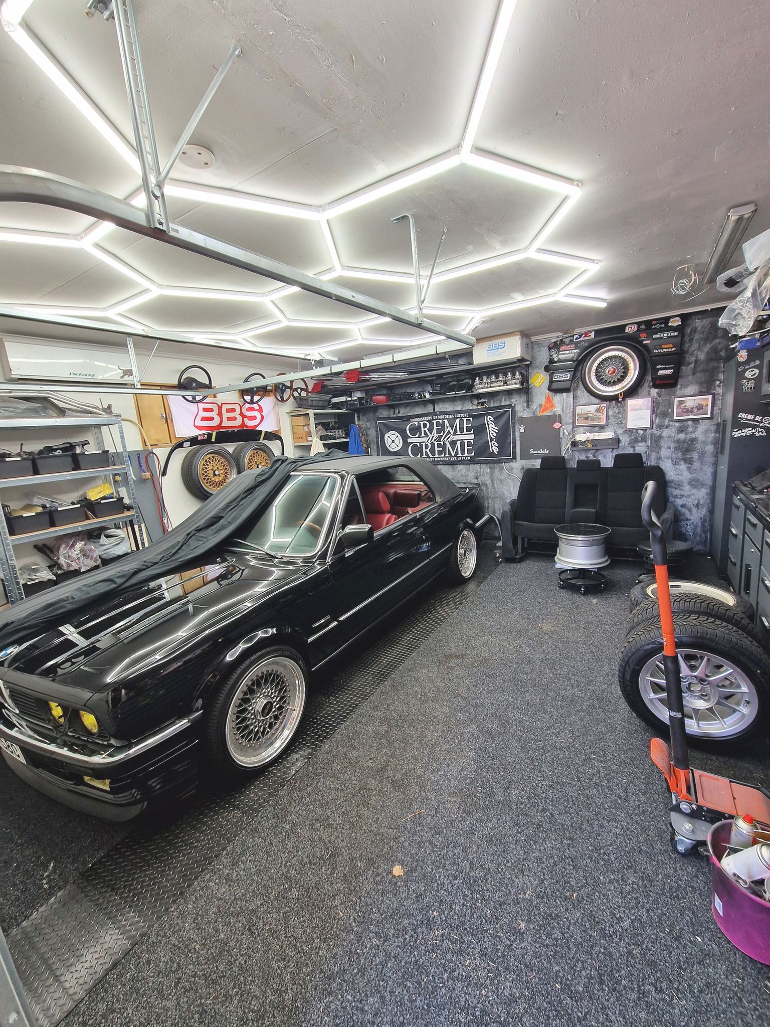 Hexagon-Valo Dr Dirt Garage Sky Gen2,