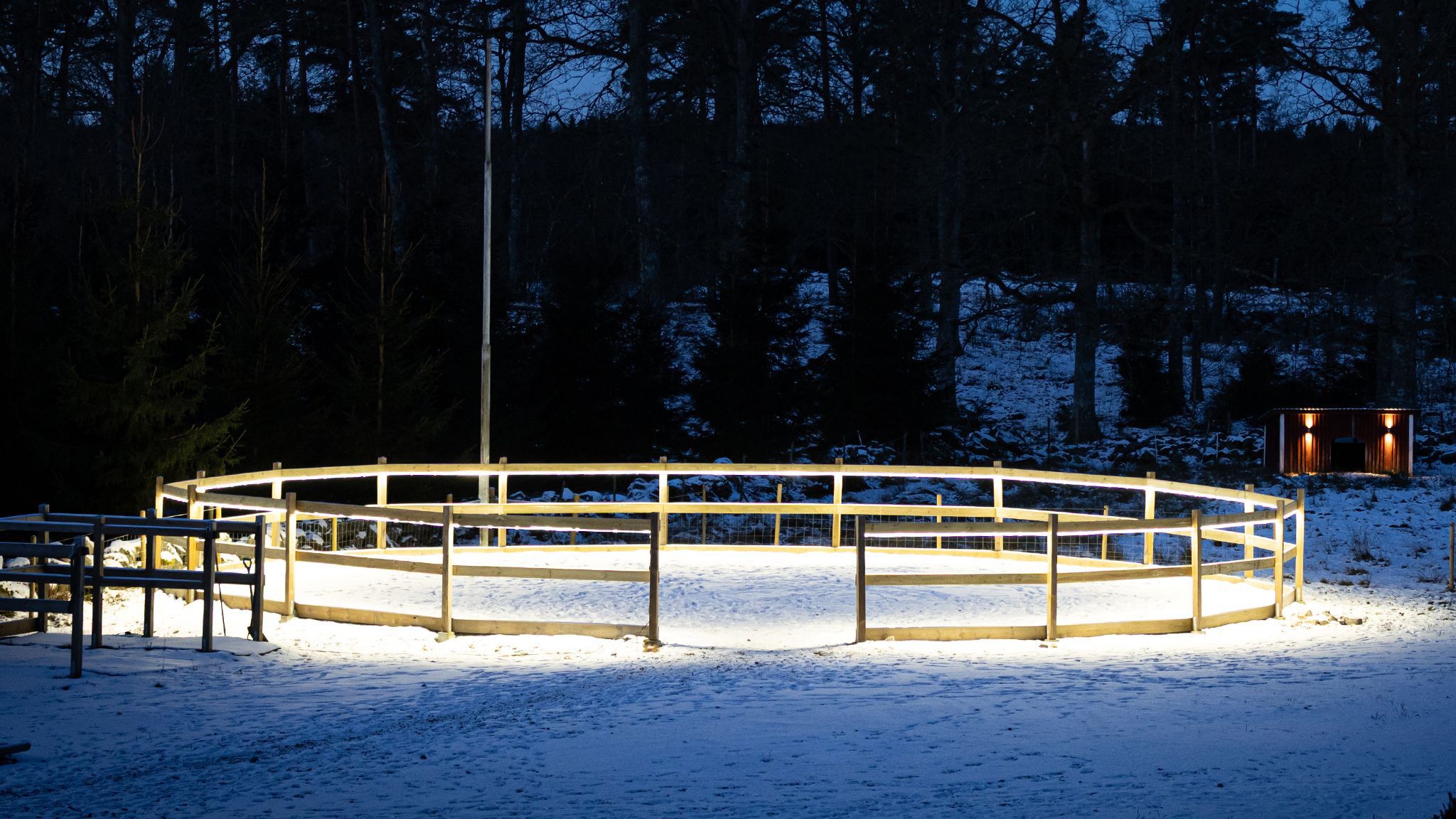 Ratsastuskentän valot LED-nauhalla