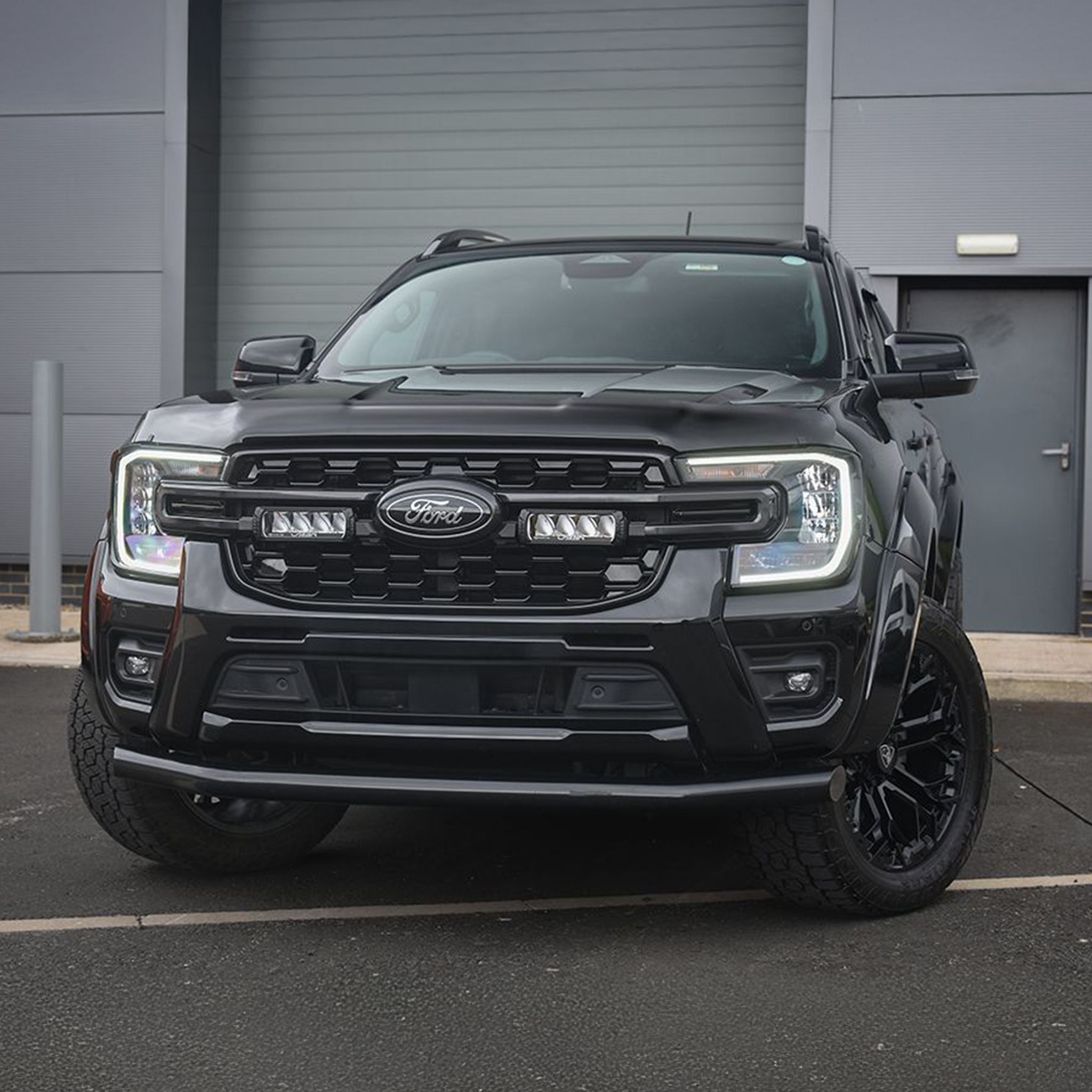 Lisävalosetti Ford Ranger Wildtrak (2023+), Lazer Triple-R 750, 2 x Triple-R 750 GEN2 (Parkkivalolla)