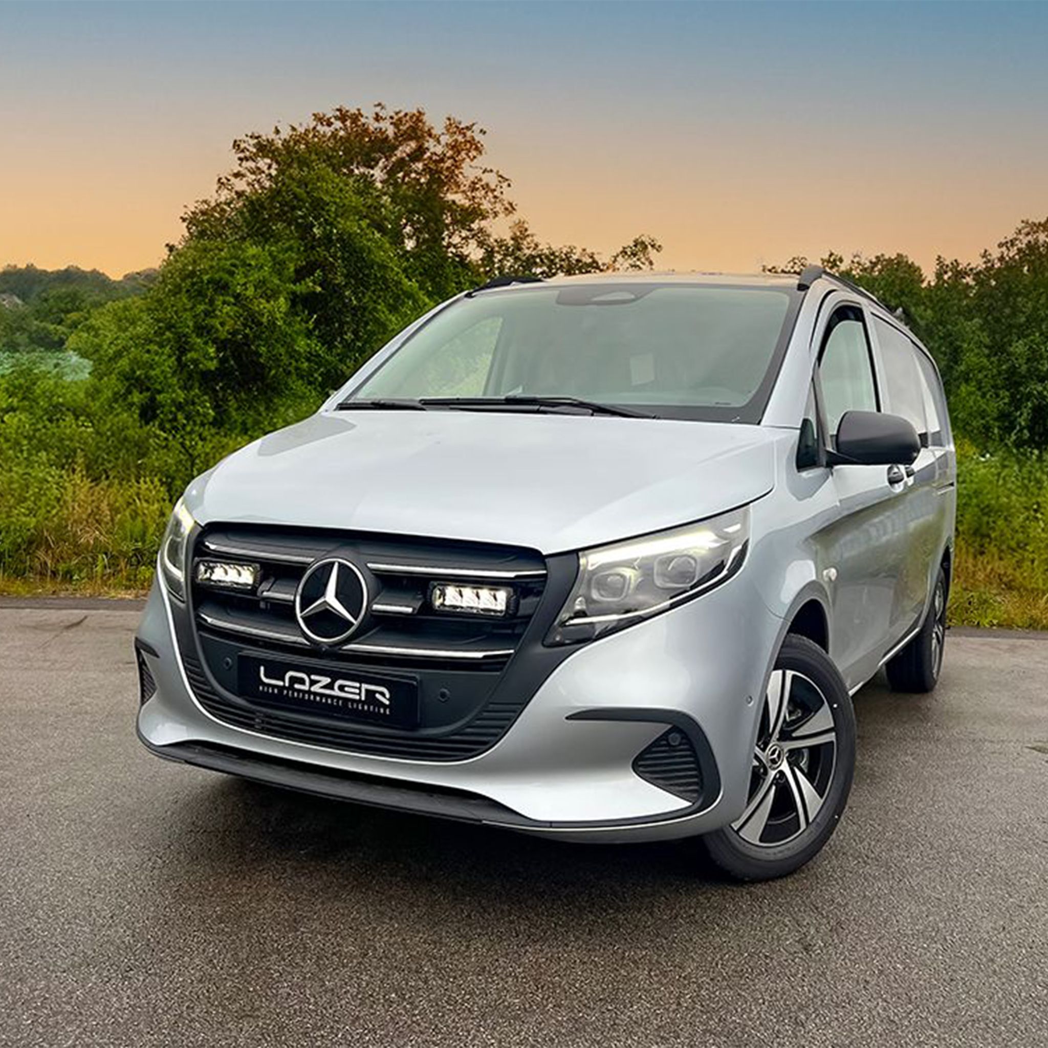 Auxiliary light kit Mercedes-Benz Vito (2024+), 2 x Lazer Triple-R 750, 2 x Triple-R 750 GEN2 (With position light) afbeelding