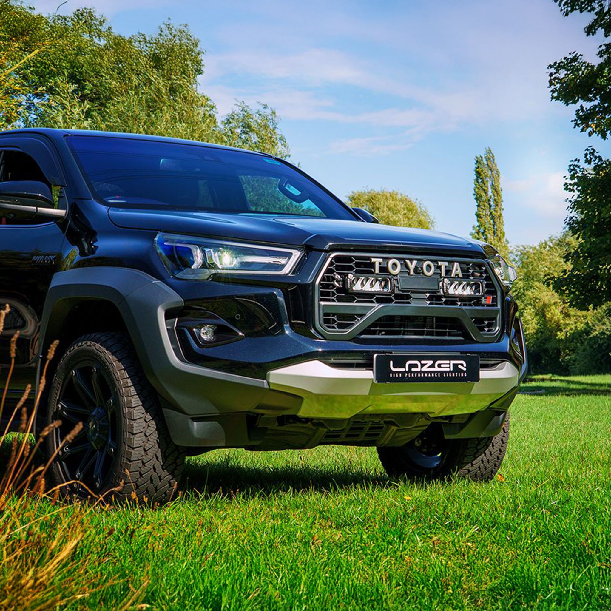 Auxiliary light set Lazer Toyota Hilux GR Sport (2024+), Triple-R 750, 2 x Triple-R 750 GEN2 (With parking light) afbeelding