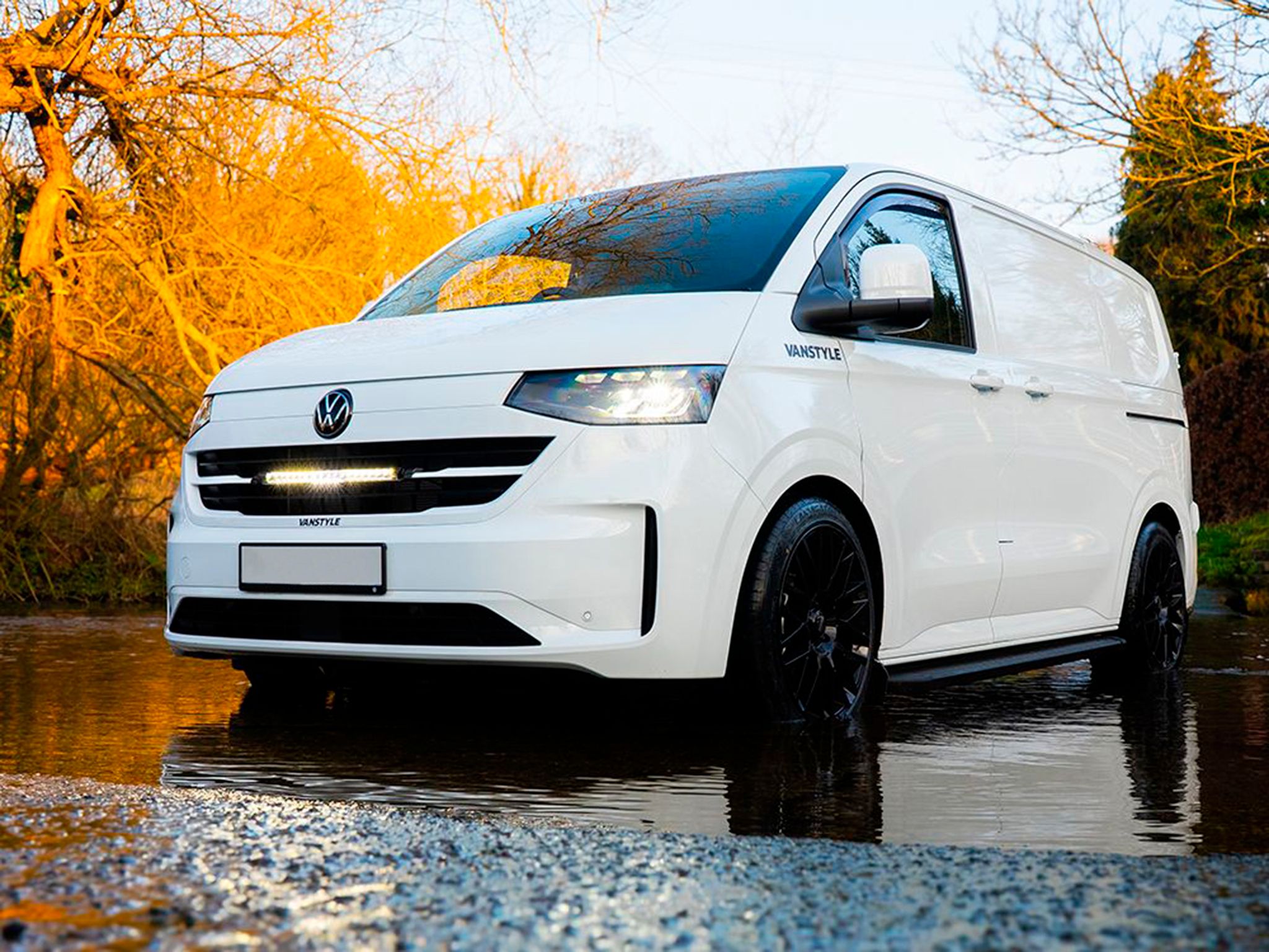 Auxiliary light set Volkswagen Transporter T7 (2025+), Lazer Linear 18, Linear 18 Elite (Double E-Mark) afbeelding