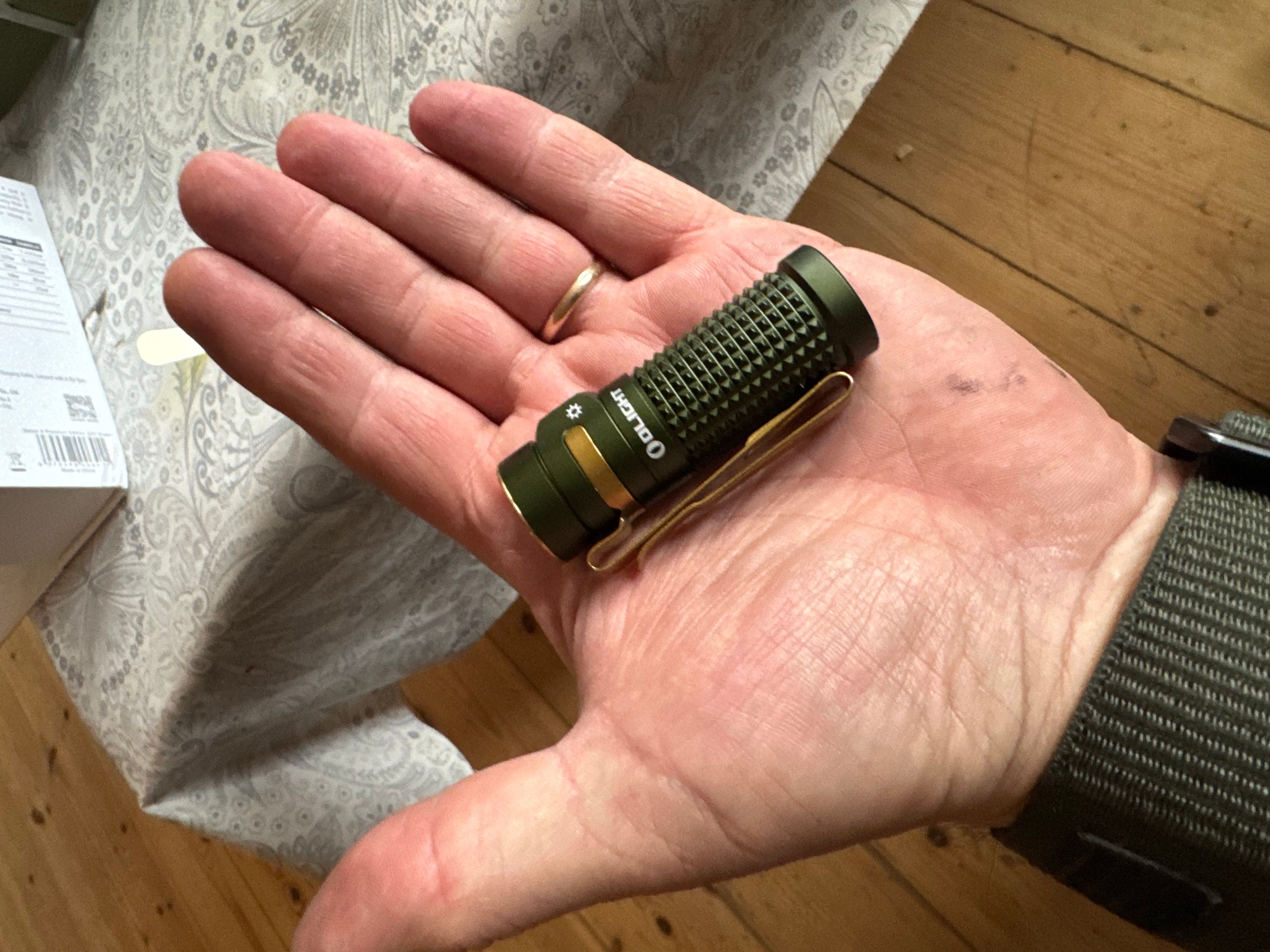 Flashlight Olight Baton 4 Premium Edition - 1300 lm / 63 mm